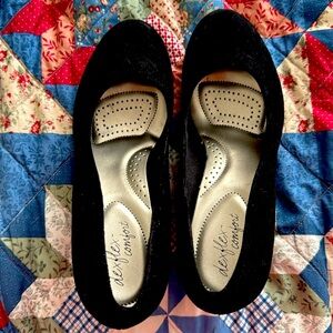 Never worn! Deflex comfort wedges